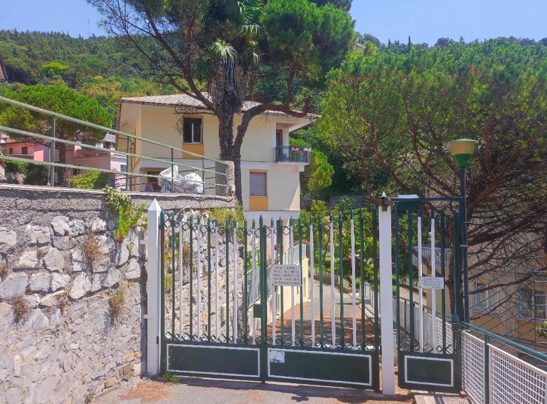 Forti Genova-Free Parking Castellaccio Apartment Exteriör bild